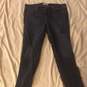 LOFT MODERN SKINNY PETITE JEANS IN SIZE 32/14